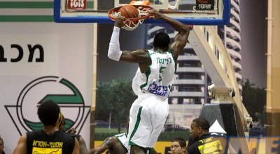 רובינסון מטביע את נתניה (יניב גונן)