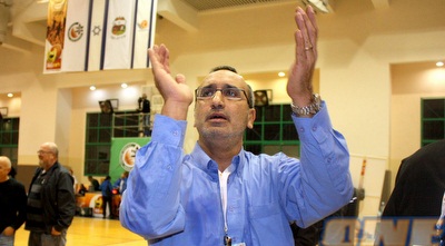 עמי נאווי (יניב גונן)