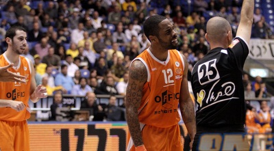 סוואן מתעצבן (יוסי ציפקיס)