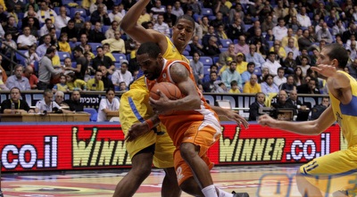 מכבי ת&qout;א - ראשל&qout;צ (יוסי ציפקיס)