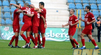 אורי אברהם והחברים חוגגים (יניב גונן) אורי אברהם והחברים חוגגים (יניב גונן)