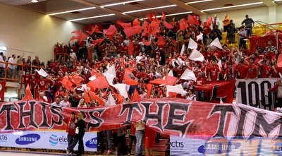 אוהדי הפועל ת&qout;א. 750 מהם יוכלו להגיע לדרבי בנוקיה (שי לוי)