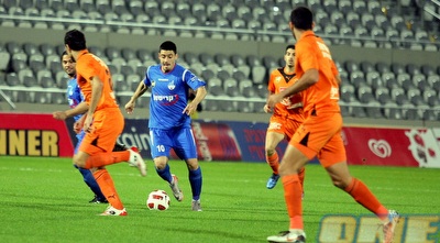 דוד רביבו מנסה לעבור את אביב חדד (משה חרמון)