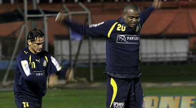 בוזגלו עם ג´יבריל סידיבה באימון הערב (ליאור טימור)