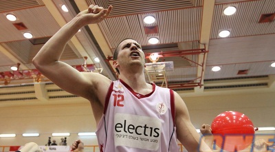 מתן נאור חוגג (שי לוי)