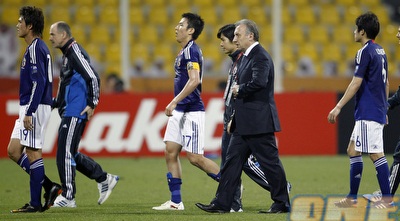 זקארוני ונבחרת יפן יורדים מאוכזבים מהמשחק מול ירדן (רויטרס)