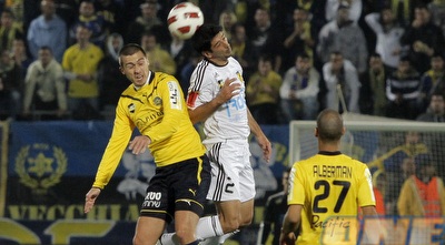 מדוניאנין וגונזאלס (יוסי ציפקיס)