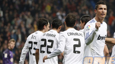 שחקני ריאל מדריד שמחים. השיגו יתרון מבטיח לקראת הגומלין (רויטרס)