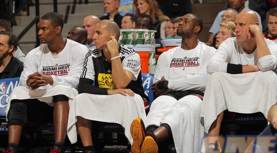 אילגאוסקאס, ווייד, ארויו ובוש מתוסכלים על הספסל בדנבר (GettyImages)