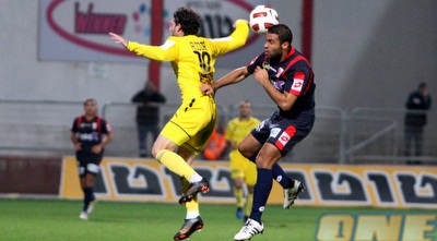 אבו סלאח מול אבידור. החלוץ שלח כדור יפה, סבן לא הגיע (יניב גונן)