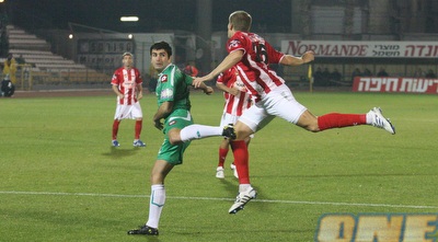 ולדימיר דבאלשווילי ועודד גביש במאבק אווירי (עמית מצפה)