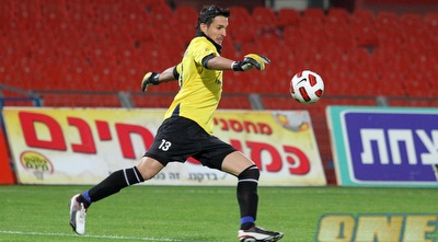 שניר דורי. הציל את פ&qout;ת כמה פעמים במחצית הראשונה (שי לוי)