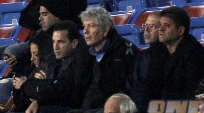 יואב כץ ורוברט סאמת ביציע (יוסי ציפקיס)