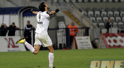 עדן בן בסט חוגג (יוסי ציפקיס)