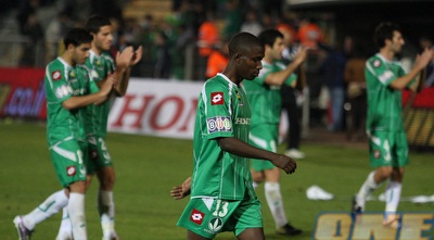 שחקני חיפה מודים לקהל בסיום המשחק (עמית מצפה) שחקני חיפה מודים לקהל בסיום המשחק (עמית מצפה)