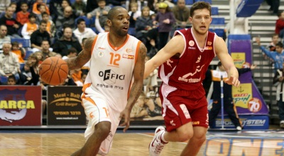 אייזיאה סוואן מול גל מקל (מור שאולי)