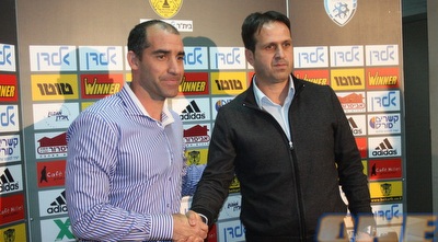 רוני לוי ואיציק קורנפיין. היו ימים, עכשיו יש בוררות (גיא בן זיו) רוני לוי ואיציק קורנפיין. היו ימים, עכשיו יש בוררות (גיא בן זיו)