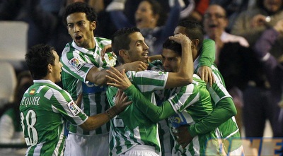 בטיס חוגגת עליה למקום הראשון. מדהים (רויטרס)