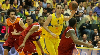 צ´אק אידסון. &qout;כל אחד עשה את המוטל עליו&qout; (משה חרמון)