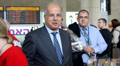 אבי לוזון (יניב גונן) אבי לוזון (יניב גונן)