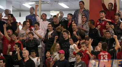 אוהדי הפועל ראשל&qout;צ. כח גדול מאחורי הקבוצה  (יניב גונן)