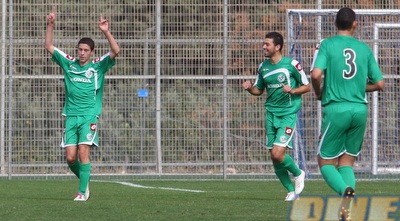 דור כוכב חוגג את השער השני של מכבי חיפה (עמית מצפה)