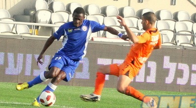 גאו מנסה לעבור את ראלי (משה חרמון) גאו מנסה לעבור את ראלי (משה חרמון)