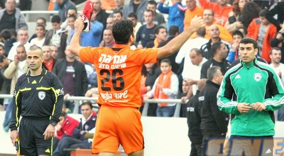 מנשה עם הנעל. (משה חרמון) מנשה עם הנעל. (משה חרמון)