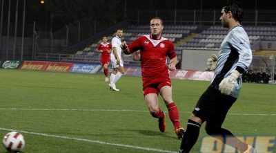 דיאמנט לוחץ על חיימוב (יוסי ציפקיס)