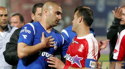 ערן לוי וחאלד חלאילה מתפייסים בסיום (יניב גונן)