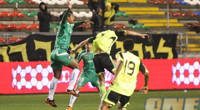 קולמה ובן שושן קופצים לכדור גובה (גיא בן זיו) קולמה ובן שושן קופצים לכדור גובה (גיא בן זיו)