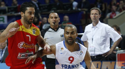 טוני פארקר עובר את נבארו (רויטרס) טוני פארקר עובר את נבארו (רויטרס)