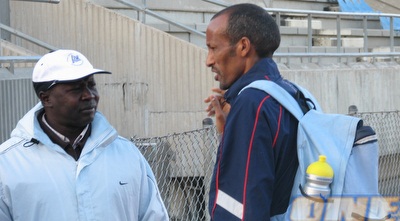 גזצ´או ומאמנו מייק קוסגיי לפני התחרות (ONE)