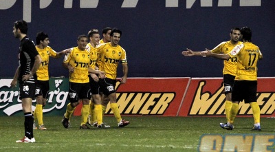 שחקני נתניה חוגגים את השער של סרגיי טרטיאק (יוסי ציפקיס) שחקני נתניה חוגגים את השער של סרגיי טרטיאק (יוסי ציפקיס)