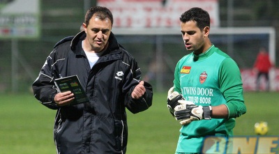 מאמן ג&acute;ת, אלכס ברמכר. עם הראש על הקרקע (עמית מצפה)