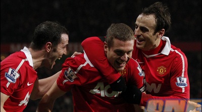 וידיץ´ חוגג את השער הנפלא עם חבריו (רויטרס) וידיץ´ חוגג את השער הנפלא עם חבריו (רויטרס)