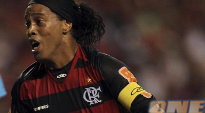 רונאלדיניו בגרמיו (רויטרס) רונאלדיניו בגרמיו (רויטרס)