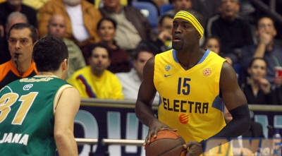 פרקינס מול אוסבולט, הערב בהיכל נוקיה (יניב גונן)