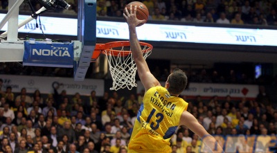 אידסון עולה לעוד דאנק (יניב גונן)