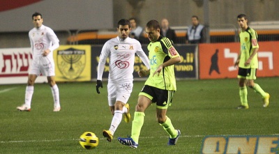 אבירם ברוכיאן מול ג´ורג´ אמסיס (גיא בן זיו)