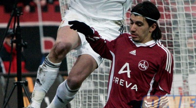 אלמוג כהן במהלך המשחק מול לברקוזן. (GettyImages) אלמוג כהן במהלך המשחק מול לברקוזן. (GettyImages)