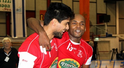 טישיירה ודה סילבה חוגגים (מור שאולי) טישיירה ודה סילבה חוגגים (מור שאולי)