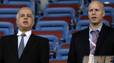 אבי לוזון ואורי שילה. לפחות יסתיים לפני כניסת השבת (יוסי ציפקיס) אבי לוזון ואורי שילה. לפחות יסתיים לפני כניסת השבת (יוסי ציפקיס)