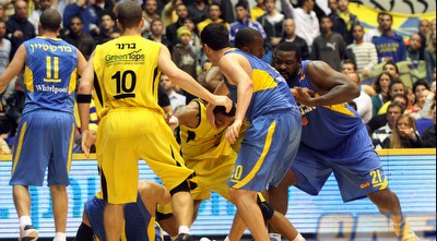 מכות גמר הגביע בין מכבי ת&qout;א לברק נתניה (יניב גונן)