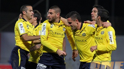 אלירן עטר חוגג עם רנגלוב את השער הראשון של מכבי (שי לוי)