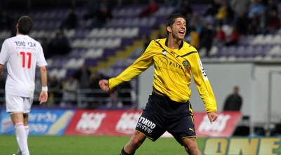 דור מיכה חוגג בכורה חלומית בבוגרים של מכבי תל אביב (שי לוי)