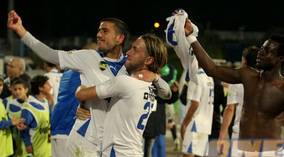 סטולר, אדו וגיא דיין חוגגים בסיום (משה חרמון)