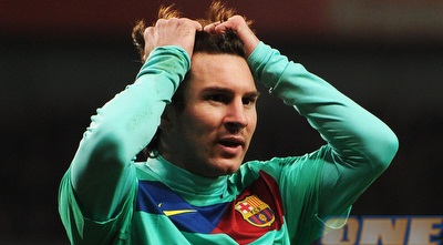 ליאו מסי מאוכזב. ארסן ונגר ניטרל אותו עם שמירה אישית לוחצת (GettyImages) ליאו מסי מאוכזב. ארסן ונגר ניטרל אותו עם שמירה אישית לוחצת (GettyImages)