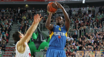 פארגו עולה לסל. הוא היה אחד מהבולטים בתצוגה ההגנתית (GettyImages) פארגו עולה לסל. הוא היה אחד מהבולטים בתצוגה ההגנתית (GettyImages)