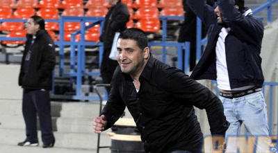 יובל נעים רץ לחגוג עוד שער. חוזר מהרחקה (יוסי ציפקיס)